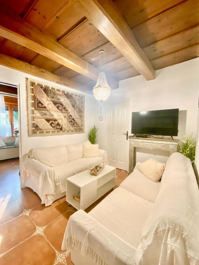 Lavender Cottage บาลาตองโยรอค ภายนอก รูปภาพ