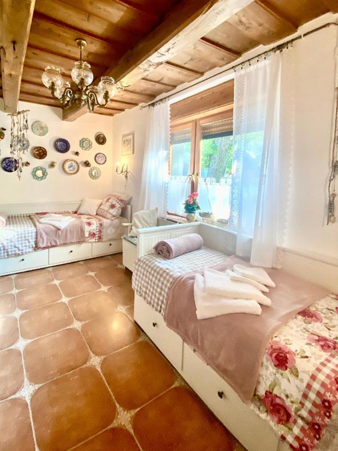 Lavender Cottage บาลาตองโยรอค ภายนอก รูปภาพ